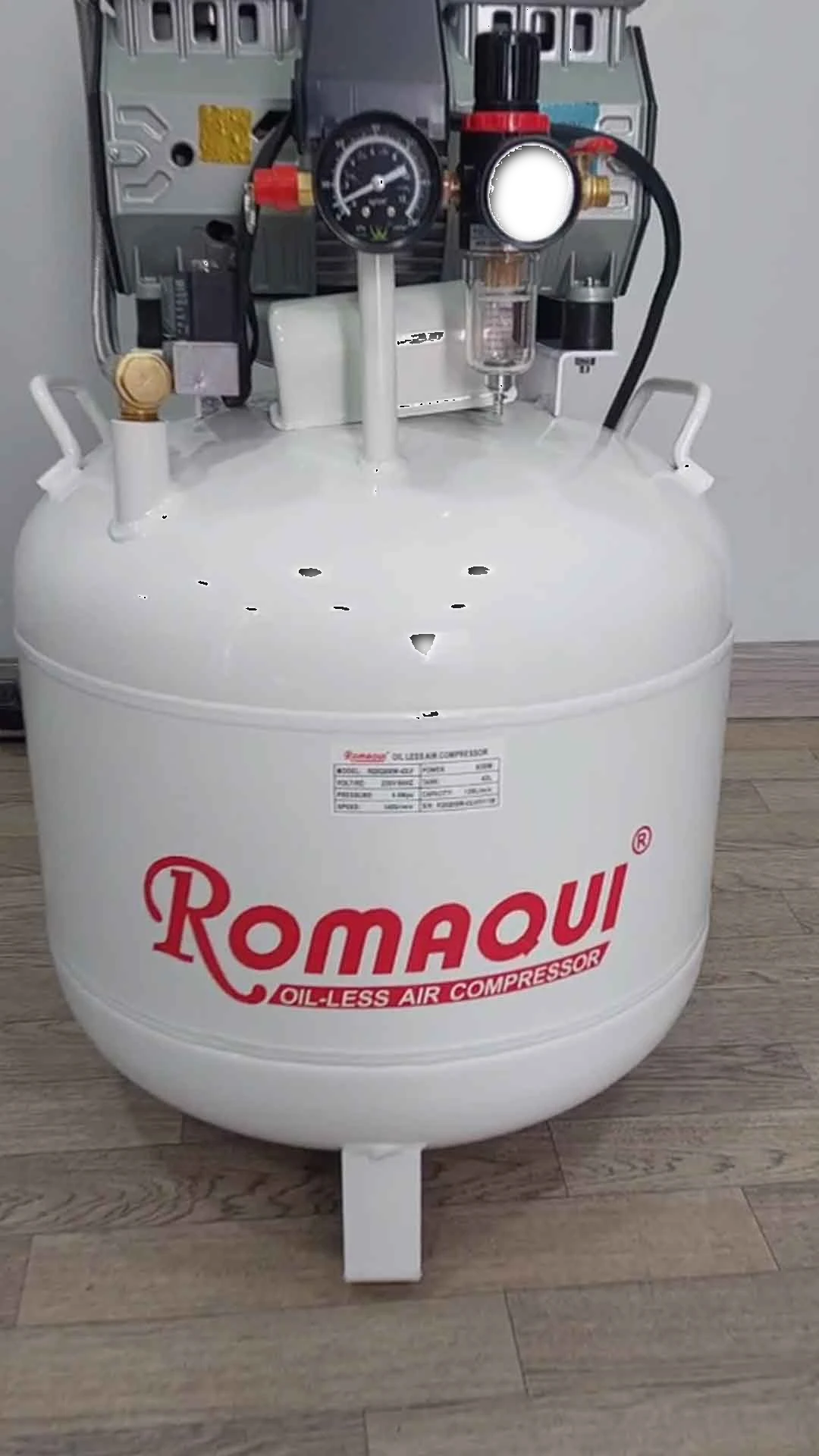 Compresora Romaqui 1HP Libre de Aceite para Odontología<span class="flyd-subtitulo-bold">Compacta y Silenciosa</span> Compresora Romaqui 1HP Libre de Aceite para Odontología<span class="flyd-subtitulo-bold">Compacta y Silenciosa</span> - Equipamiento Dental en Perú