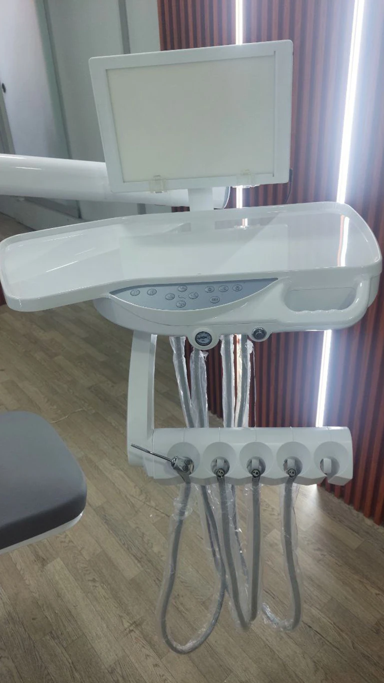 Unidad Dental F‑D400 Flyd Precio Perú<span class="flyd-subtitulo-bold">Sillón Odontológico Completo con Lámpara LED, Pedal Multifunción y Sistema de Succión Dental</span> Unidad Dental F‑D400 Flyd Precio Perú<span class="flyd-subtitulo-bold">Sillón Odontológico Completo con Lámpara LED, Pedal Multifunción y Sistema de Succión Dental</span> - Garantía y Servicio Técnico FlyD
