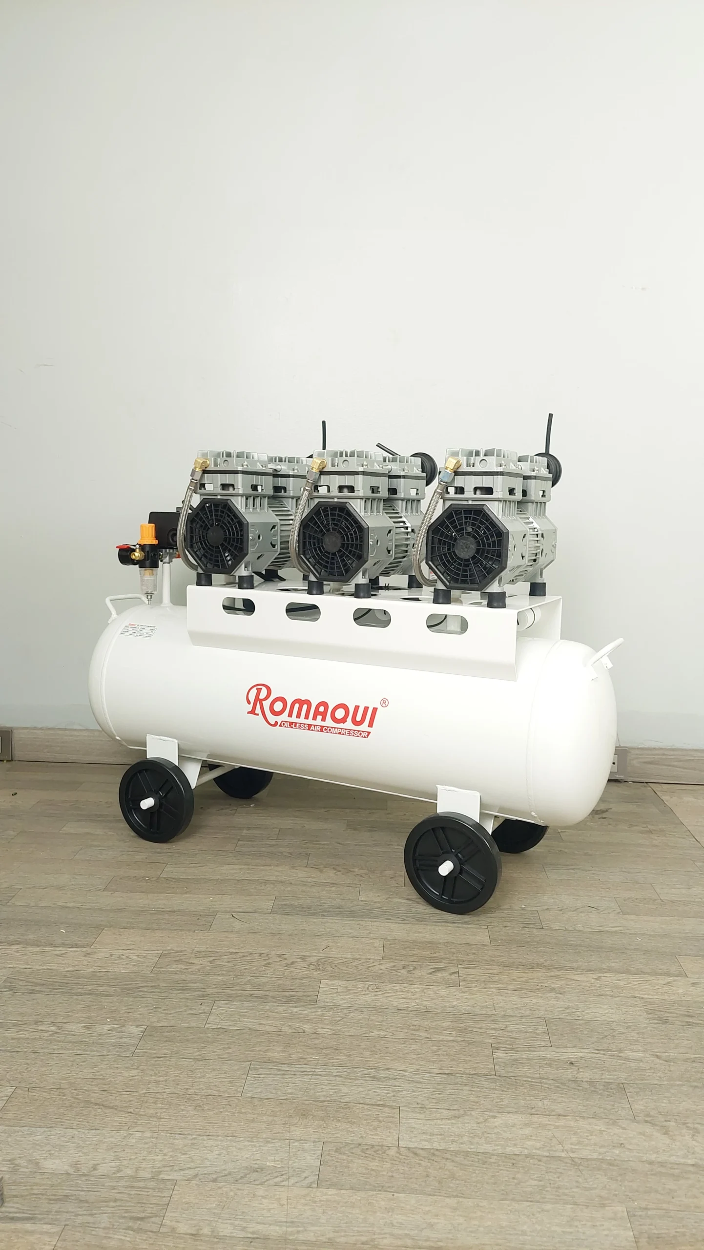Compresora Romaqui 3HP Libre de Aceite para Odontología<span class="flyd-subtitulo-bold">Potencia y Alto Flujo</span> Compresora Romaqui 3HP Libre de Aceite para Odontología<span class="flyd-subtitulo-bold">Potencia y Alto Flujo</span> - Equipamiento Dental en Perú