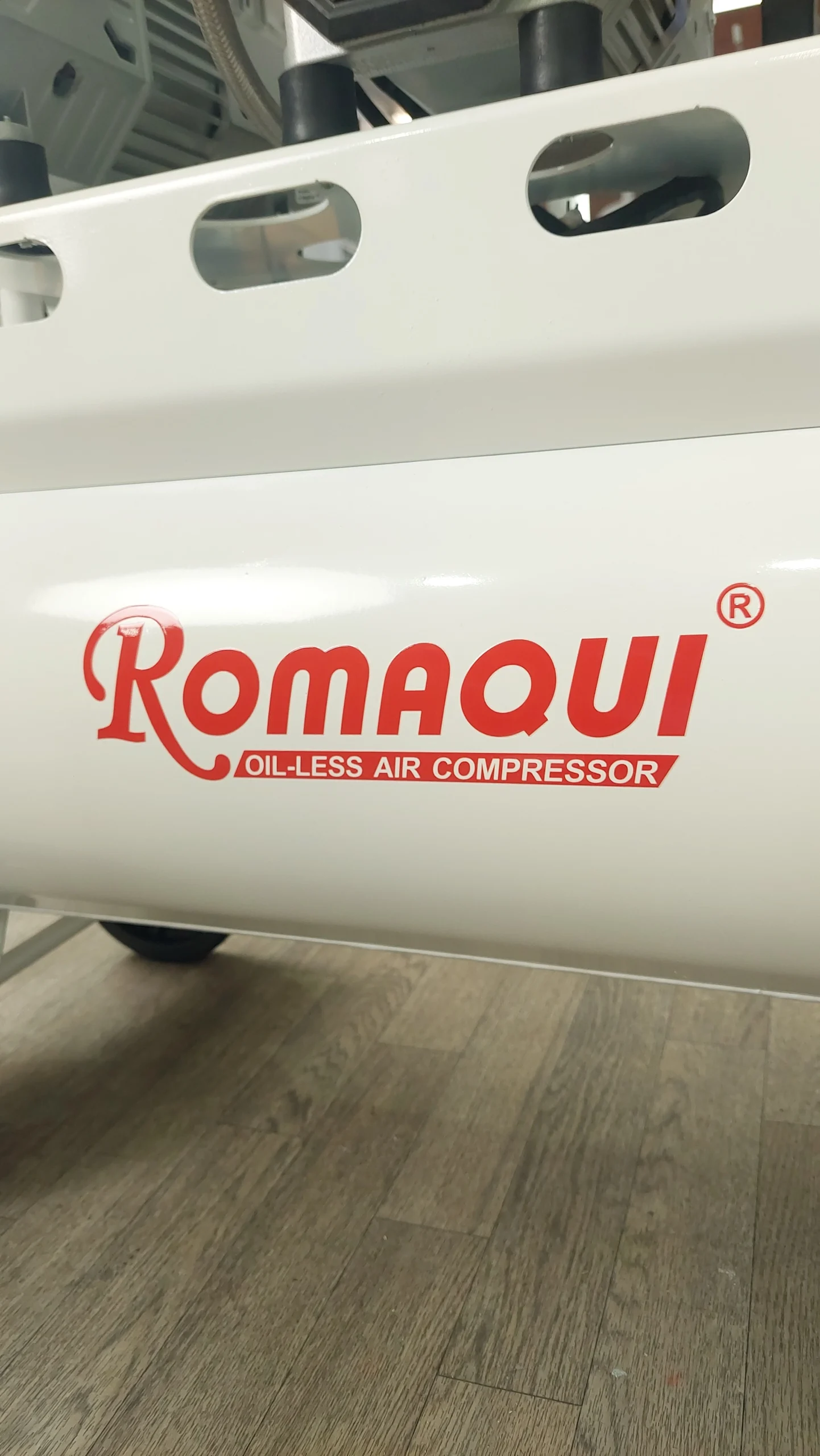 Compresora Romaqui 3HP Libre de Aceite para Odontología<span class="flyd-subtitulo-bold">Potencia y Alto Flujo</span> Compresora Romaqui 3HP Libre de Aceite para Odontología<span class="flyd-subtitulo-bold">Potencia y Alto Flujo</span> - Equipamiento Dental en Perú