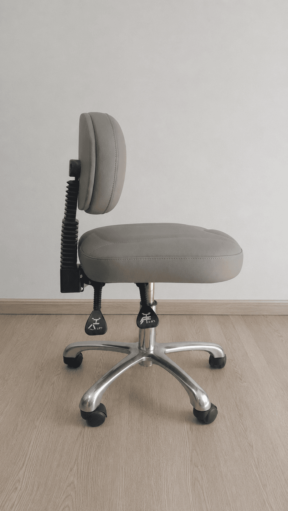 Taburete Odontológico Brave<span class="flyd-subtitulo-bold">Asiento Clínico Profesional Ergonómico</span> Taburete Odontológico Brave<span class="flyd-subtitulo-bold">Asiento Clínico Profesional Ergonómico</span> - Odontología Profesional FlyD SAC