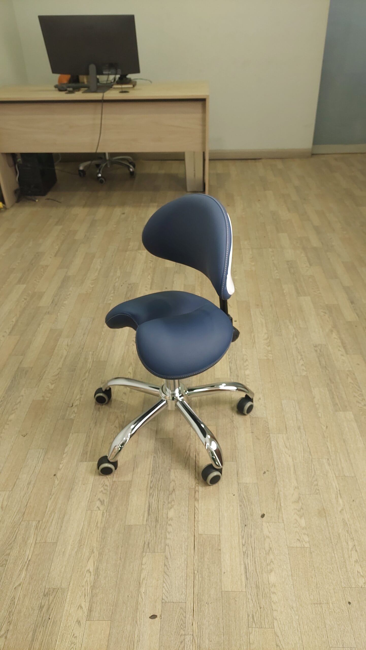 Taburete Súper Ergonómico Pro<span class="flyd-subtitulo-bold">Asiento Clínico Tipo Montura Avanzado – Edición Azul</span> Taburete Súper Ergonómico Pro<span class="flyd-subtitulo-bold">Asiento Clínico Tipo Montura Avanzado – Edición Azul</span> - Distribuidor Autorizado en Lima