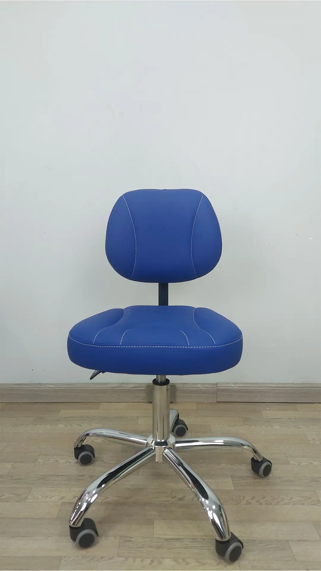 Taburete Súper Ergonómico Brave para Odontología y Cirugía Taburete Súper Ergonómico Brave para Odontología y Cirugía - Distribuidor Autorizado en Lima