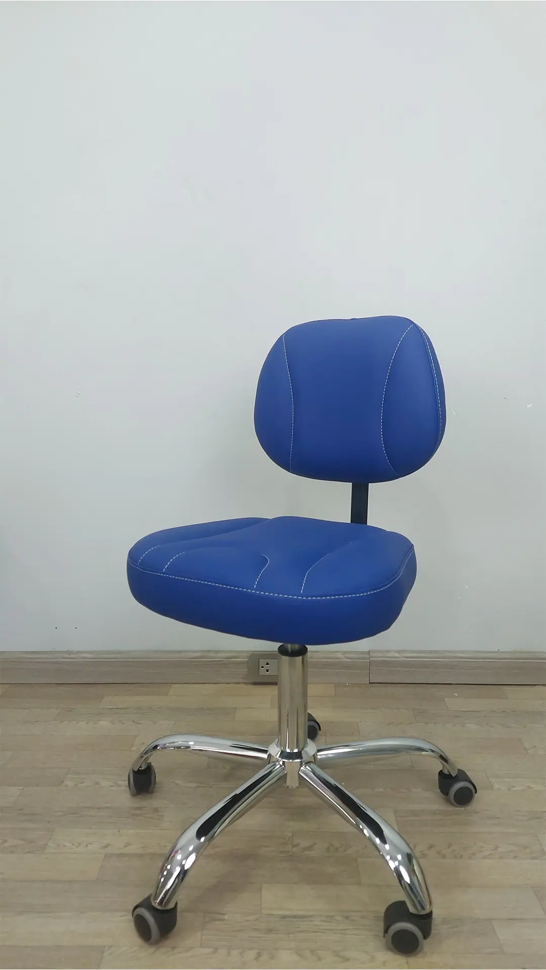 Taburete Súper Ergonómico Brave para Odontología y Cirugía Taburete Súper Ergonómico Brave para Odontología y Cirugía - Distribuidor Autorizado en Lima