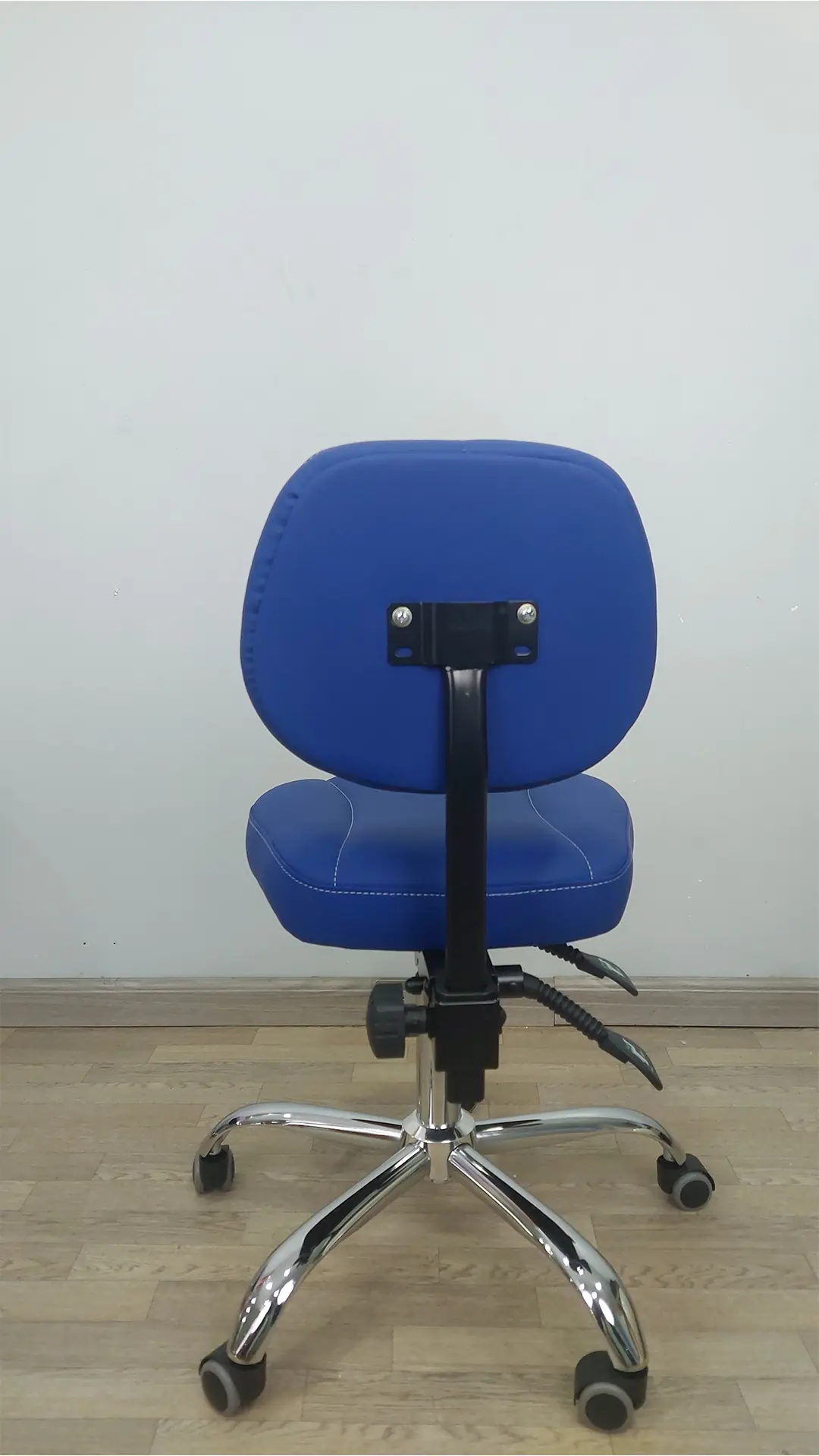 Taburete Súper Ergonómico Brave para Odontología y Cirugía Taburete Súper Ergonómico Brave para Odontología y Cirugía - Distribuidor Autorizado en Lima