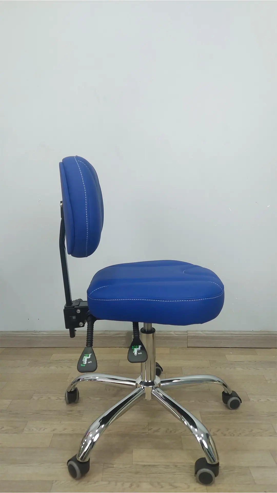 Taburete Súper Ergonómico Brave para Odontología y Cirugía Taburete Súper Ergonómico Brave para Odontología y Cirugía - Distribuidor Autorizado en Lima