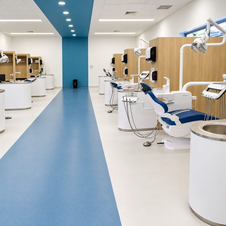 Venta e Instalación de Unidades Dentales para Universidades y Clínicas Venta e Instalación de Unidades Dentales para Universidades y Clínicas - Distribuidor Autorizado en Lima